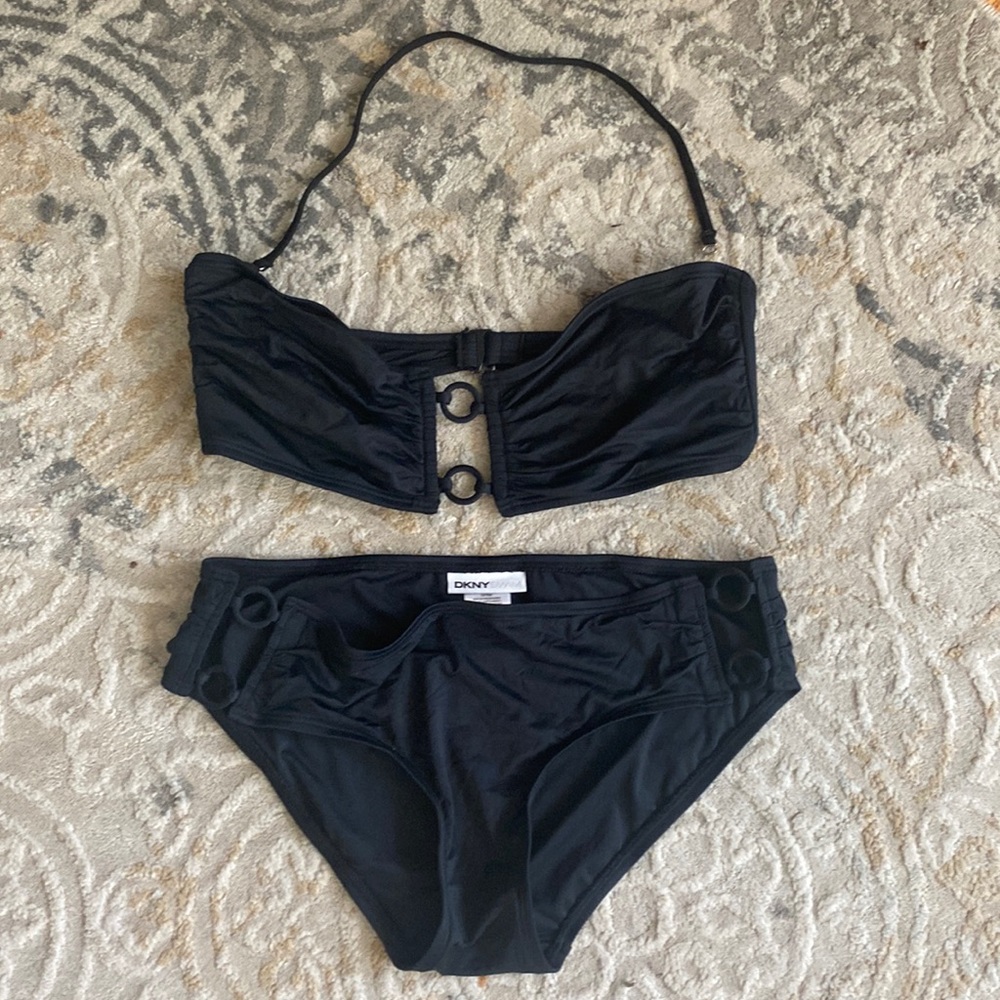 Two piece swimsuit with double ring details